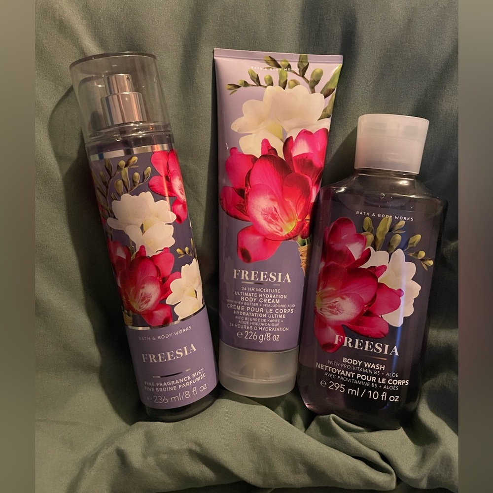 3pc BATH AND BODY WORKS Set | Freesia Mist, Body Wash, Body Cream